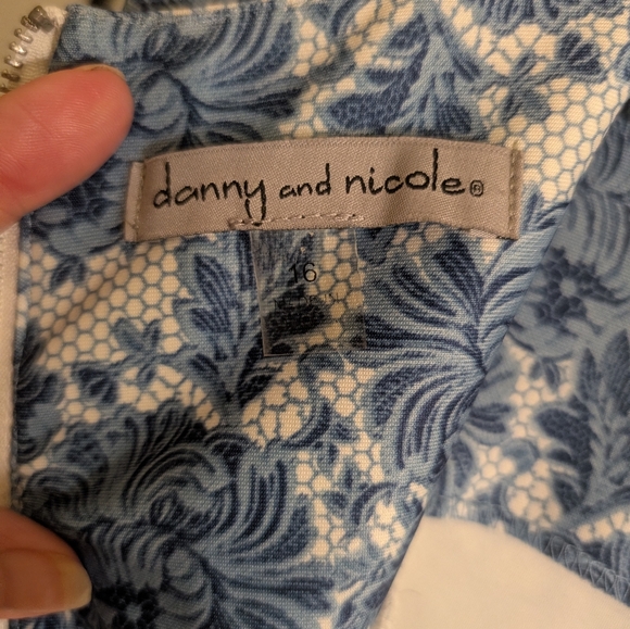 Danny & Nicole Blue Floral Ombre Midi Dress on Cream - Picture 4 of 5